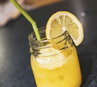 Лимонад бар для встречного коктейля прекрасная альтернатива классическому шампанскому