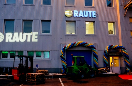 Фуршет на открытии сервисного центра RAUTE